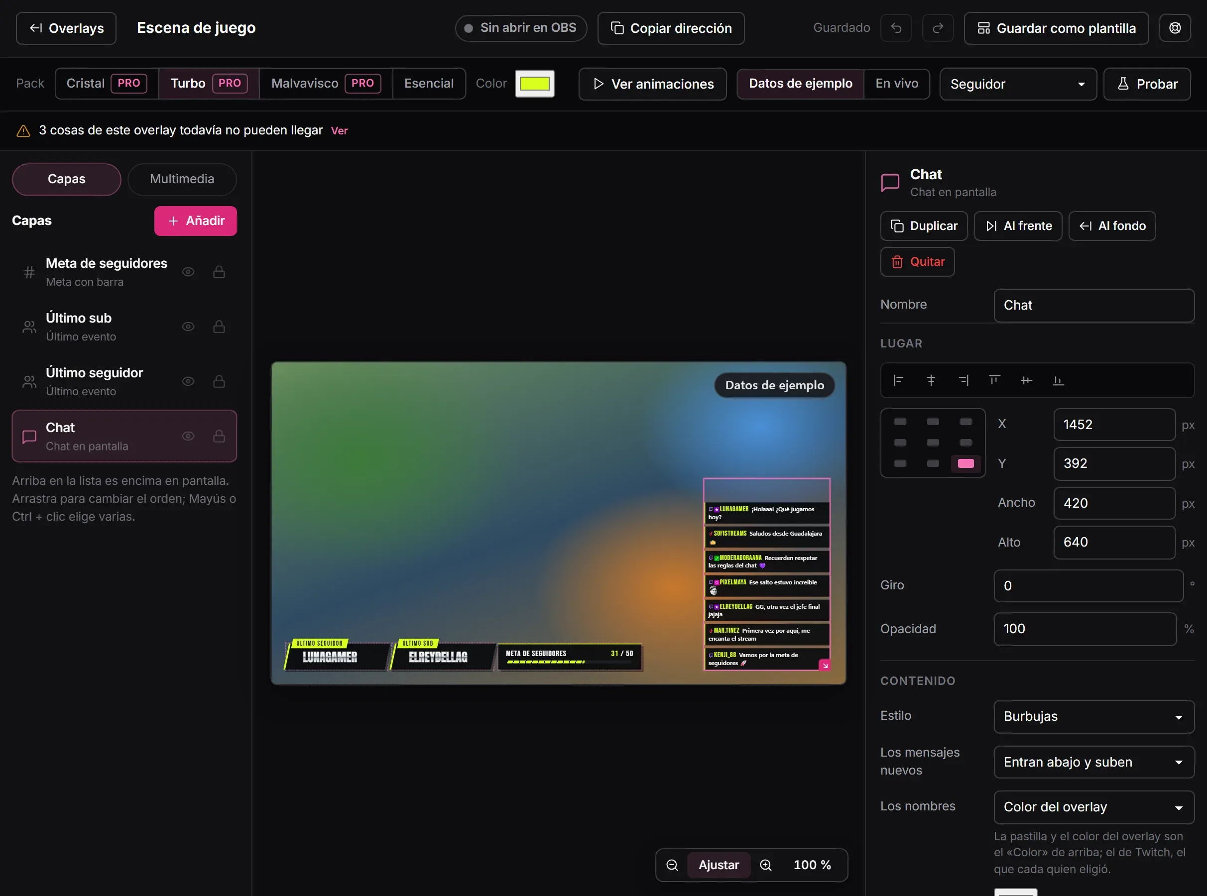 El editor de overlays a pantalla con el pack Turbo: a la izquierda las capas (meta de seguidores, último sub, último seguidor y el chat, elegido), al centro el lienzo con la barra de abajo y el chat en burbujas a la derecha, y a la derecha las propiedades del chat: lugar, tamaño, estilo y cómo entran los mensajes